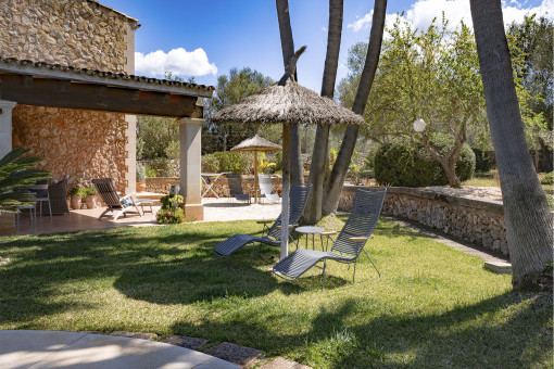 Sunplace near the pool