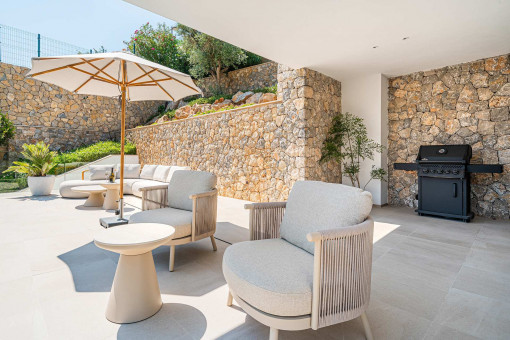 Terraza parcialmente cubierta