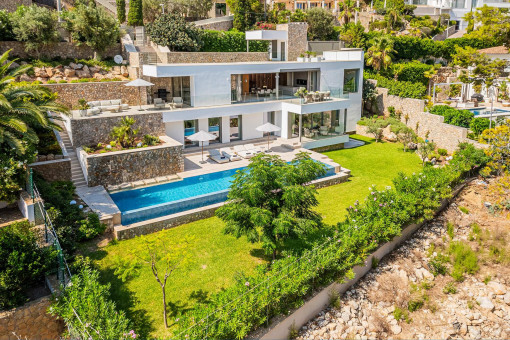 Vivienda de alta calidad en Port d’Andratx – villa moderna de estilo mediterráneo con amplio jardín