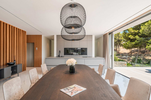 Elegante cocina-comedor