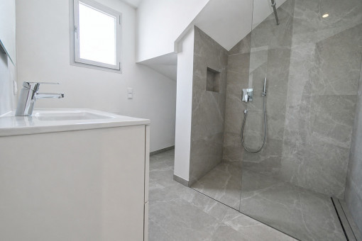 Baño en suite del primer dormitorio