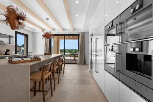 Diseño de cocina refinado y atemporal