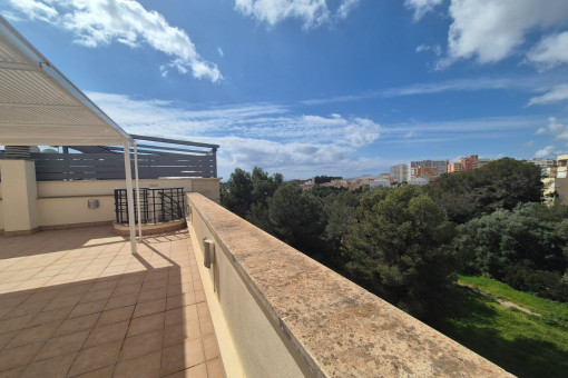 Apartamiento en Bonanova con terraza de azotea