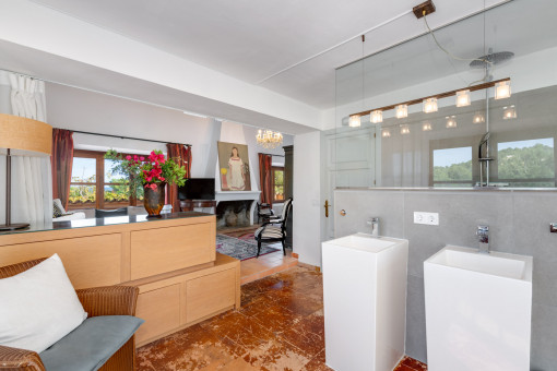 Baño abierto de la master suite