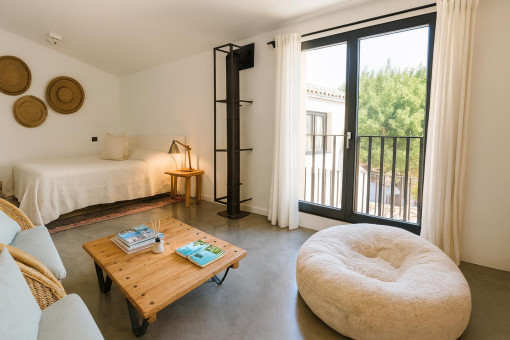 Master bedroom with lounge area