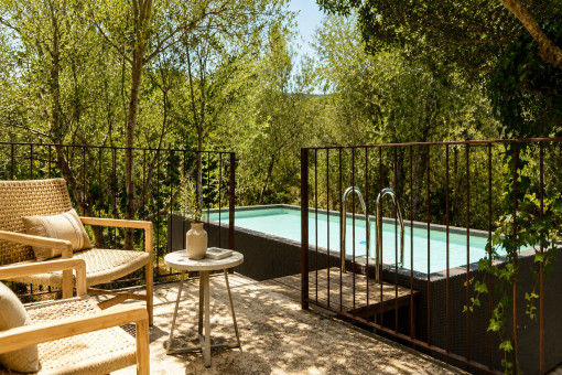 Zona exterior privada con piscina