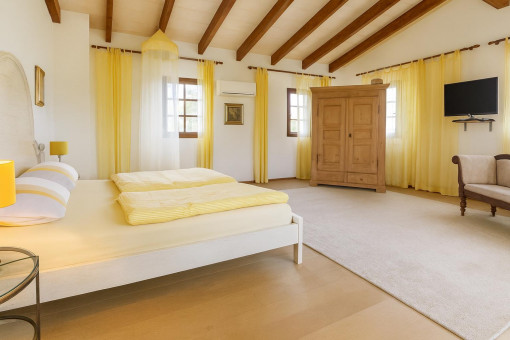 Dormitorio principal amplio y luminoso