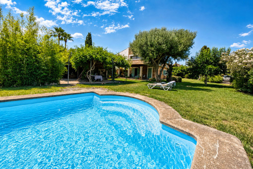 Casa de campo con piscina y amplio jardín cerca de Santa Maria
