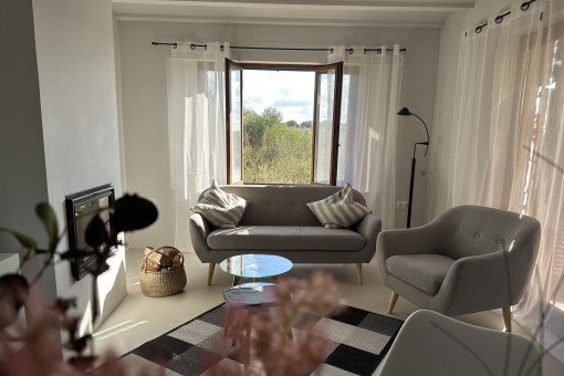 Salón con chimenea