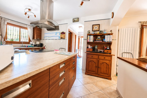 Amplia cocina amueblada y totalmente equipada