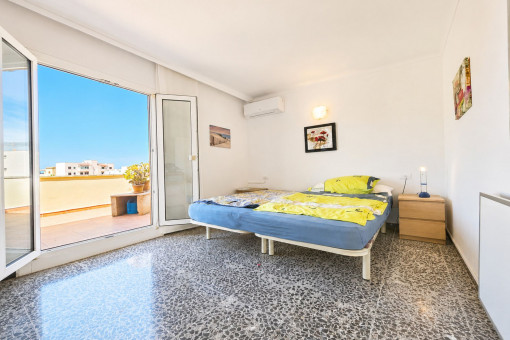 Dormitorio doble con salida a la terraza principal