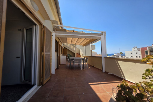Terraza amplia con vista al mar