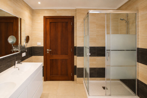 Baño privado junto al primer dormitorio