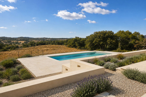 Piscina privada con vistas a la montaña