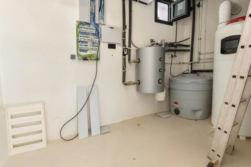 Cuarto técnico de la villa energéticamente eficiente