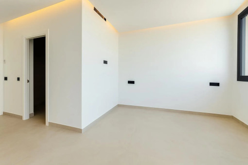 Luminoso tercer dormitorio doble de la villa