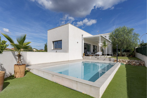 Villa en Porto Cristo Novo con piscina y jardín cerca de Cala Anguila