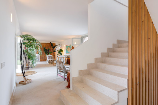 Entree y escaleras